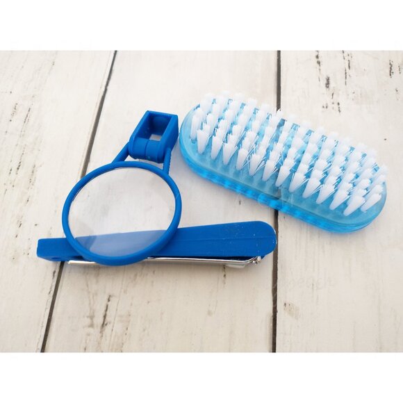 Avon Toenail Clipper with Magnifier New Footworks Pedicure Kit + Nail Brush - Picture 1 of 12